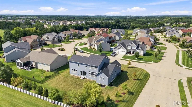 215 Wyndemere Lane, Lake St. Louis, MO 63367 — listing photo 33 of 38