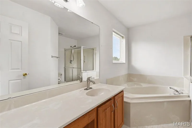 1252 Caribou Run, O'Fallon, MO 63366 — listing photo 13 of 24