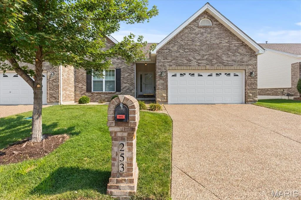 Welcome home to 253 Strayhorn — 253 Strayhorn Drive, St Peters, MO 63376