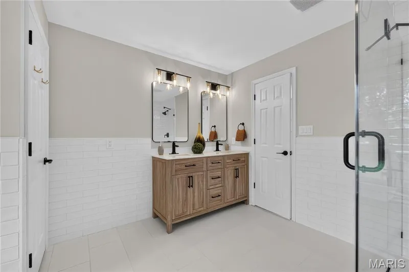 Dual vanity with modern mixtures. — 33 Timber Ridge Drive, Marthasville, MO 63357
