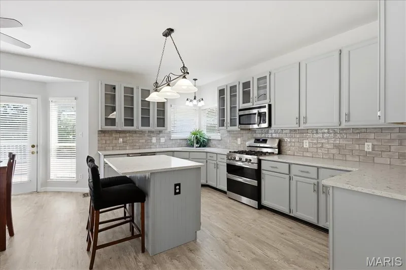 175 Beacon Point Lane, Wildwood, MO 63040 — listing photo 6 of 59