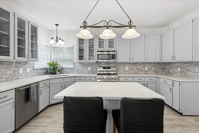 175 Beacon Point Lane, Wildwood, MO 63040 — listing photo 7 of 59