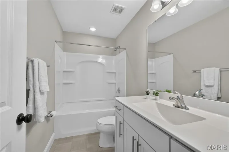 17007 Main Street, Wildwood, MO 63040 — listing photo 27 of 43
