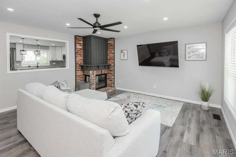 3 Thornway Court, St Peters, MO 63376 — listing photo 5 of 57