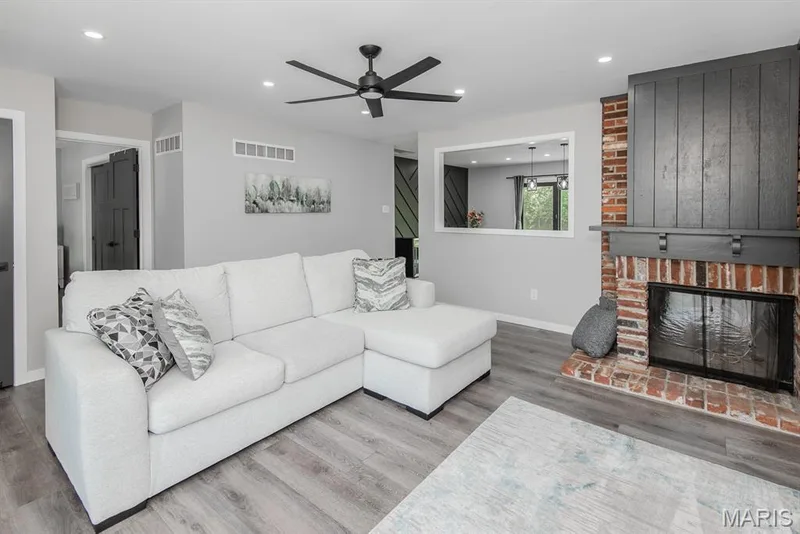 3 Thornway Court, St Peters, MO 63376 — listing photo 4 of 57