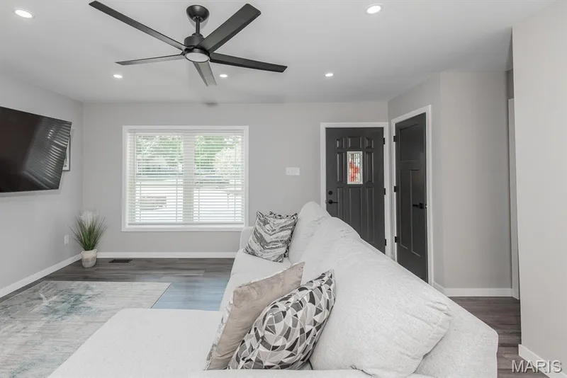 3 Thornway Court, St Peters, MO 63376 — listing photo 8 of 57