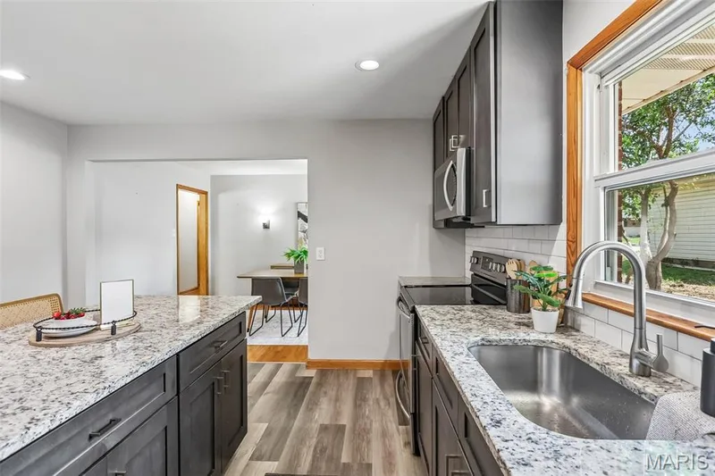 1 Elmwood Court, St Charles, MO 63301 — listing photo 16 of 47