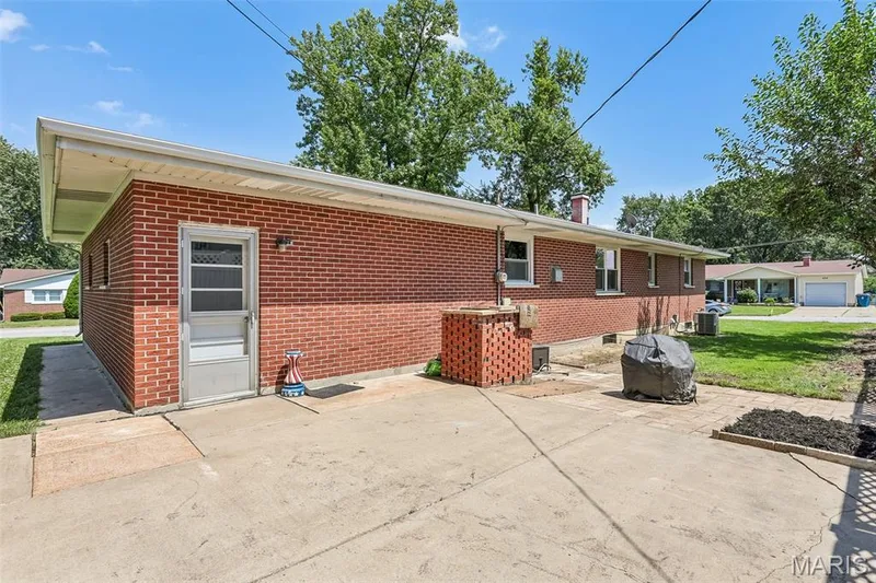 1 Elmwood Court, St Charles, MO 63301 — listing photo 37 of 47