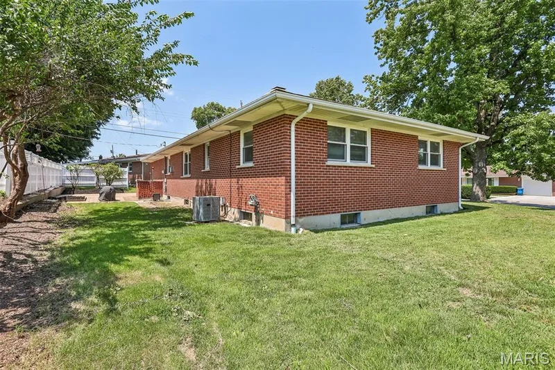 1 Elmwood Court, St Charles, MO 63301 — listing photo 38 of 47