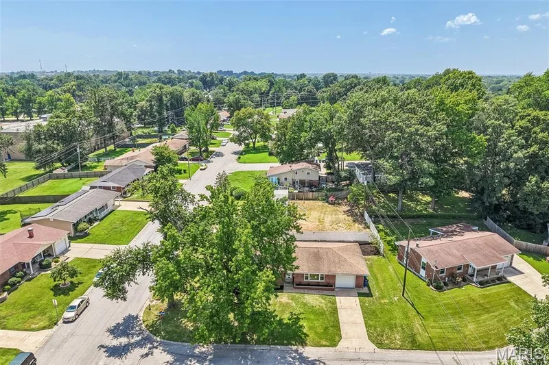 1 Elmwood Court, St Charles, MO 63301 — listing photo 40 of 47