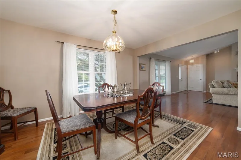 2296 Delaware Drive, St Charles, MO 63303 — listing photo 7 of 32