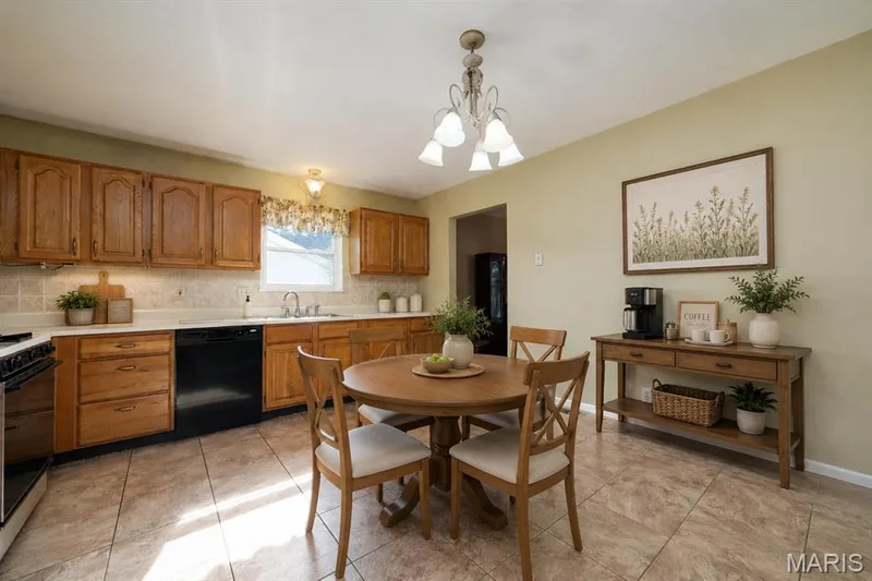 2296 Delaware Drive, St Charles, MO 63303 — listing photo 8 of 32