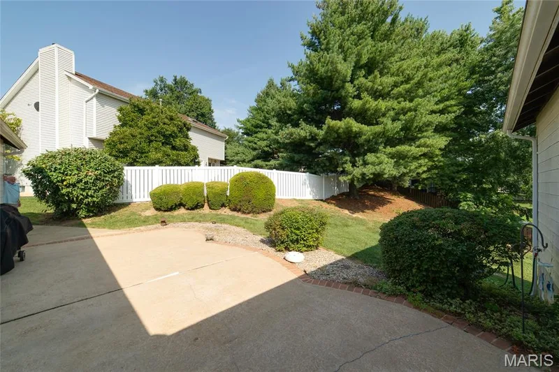 2296 Delaware Drive, St Charles, MO 63303 — listing photo 19 of 32
