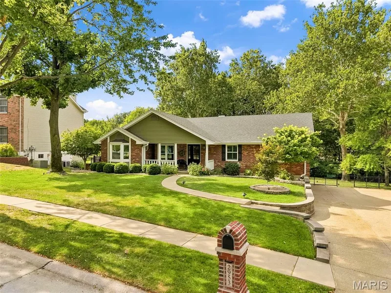 2953 Kandahar Drive, St Charles, MO — listing photo 1