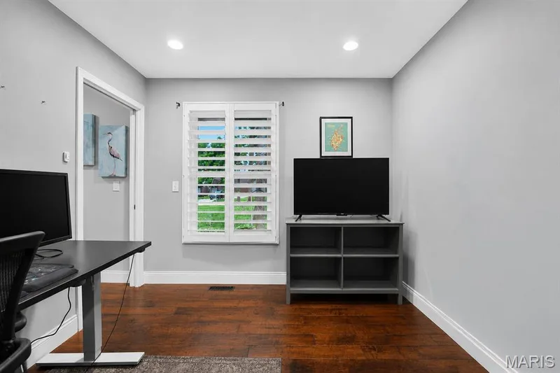 Main floor bedroom — 4 Chantilly Court, Lake St. Louis, MO 63367
