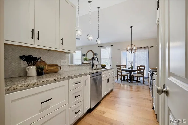 2349 Banon Drive, St Charles, MO 63301 — listing photo 8 of 33