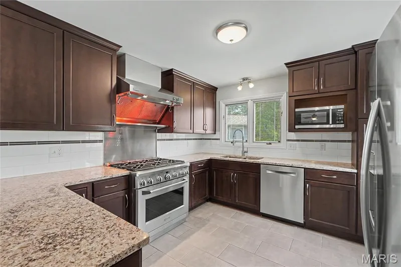 50 White Plains Drive, Chesterfield, MO 63017 — listing photo 13 of 34