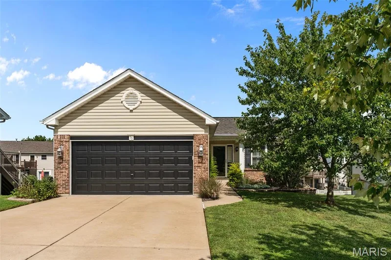 59 E Homefield Point Ct, O'Fallon, MO 63366 — listing photo 2 of 33