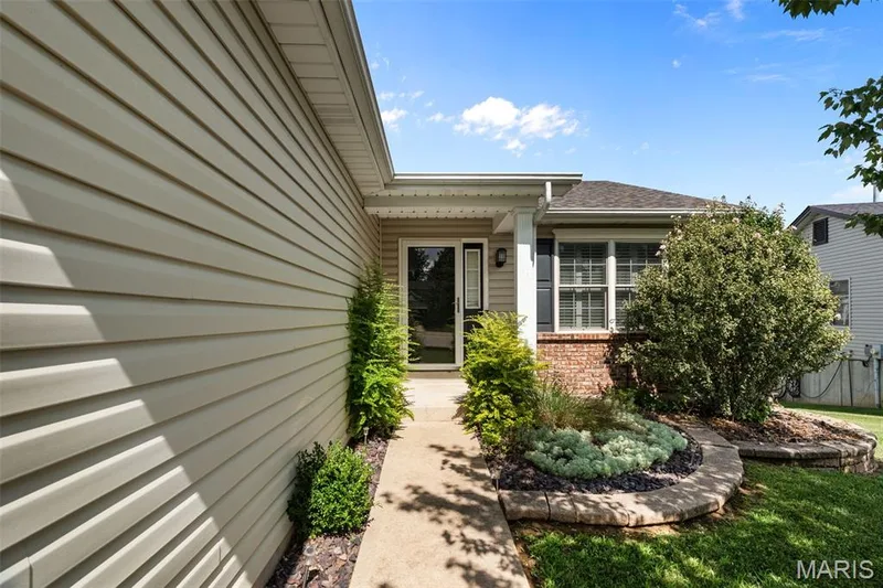 59 E Homefield Point Ct, O'Fallon, MO 63366 — listing photo 3 of 33