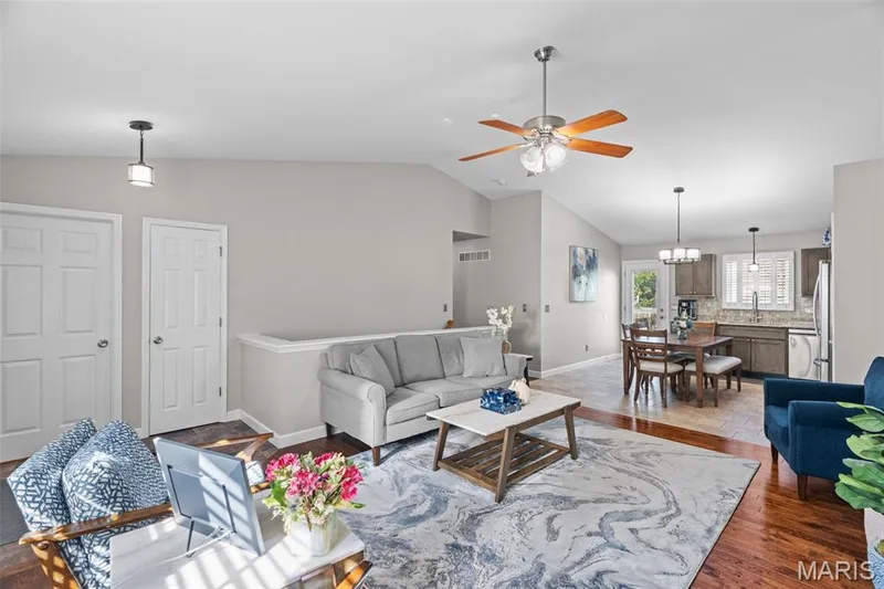 59 E Homefield Point Ct, O'Fallon, MO 63366 — listing photo 4 of 33