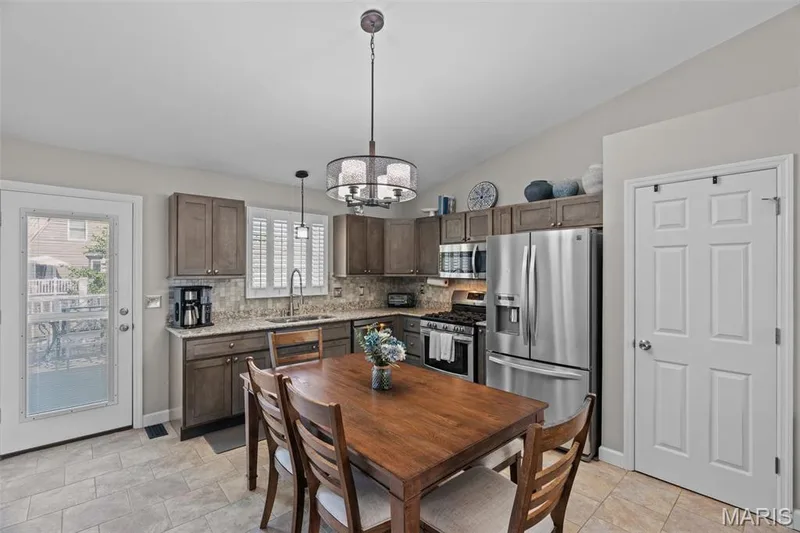 59 E Homefield Point Ct, O'Fallon, MO 63366 — listing photo 7 of 33