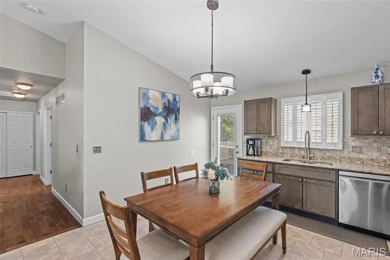 59 E Homefield Point Ct, O'Fallon, MO 63366 — listing photo 9 of 33