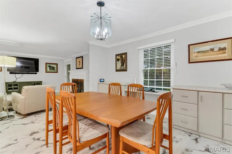 15046 Claymoor Court #2, Chesterfield, MO 63017 — listing photo 4 of 46