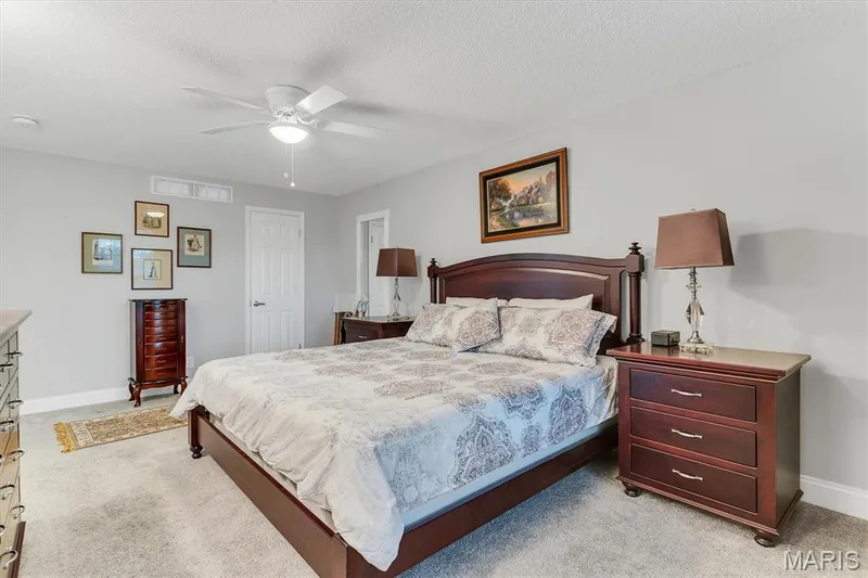 15046 Claymoor Court #2, Chesterfield, MO 63017 — listing photo 5 of 46
