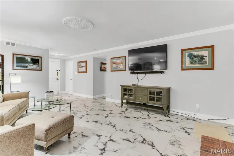 15046 Claymoor Court #2, Chesterfield, MO 63017 — listing photo 9 of 46