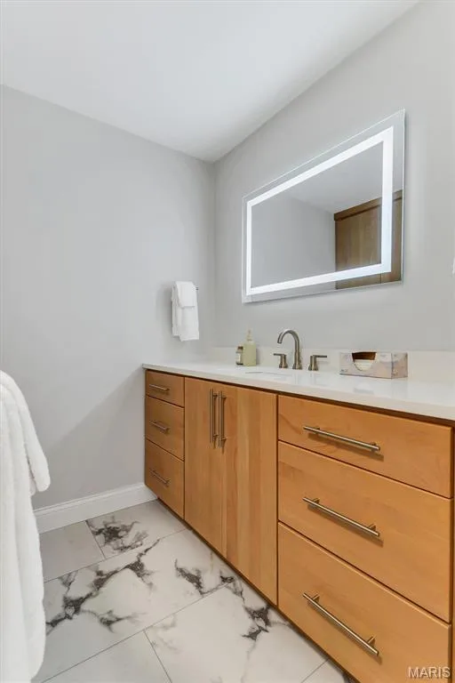 15046 Claymoor Court #2, Chesterfield, MO 63017 — listing photo 21 of 46