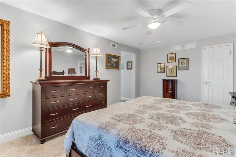 15046 Claymoor Court #2, Chesterfield, MO 63017 — listing photo 27 of 46
