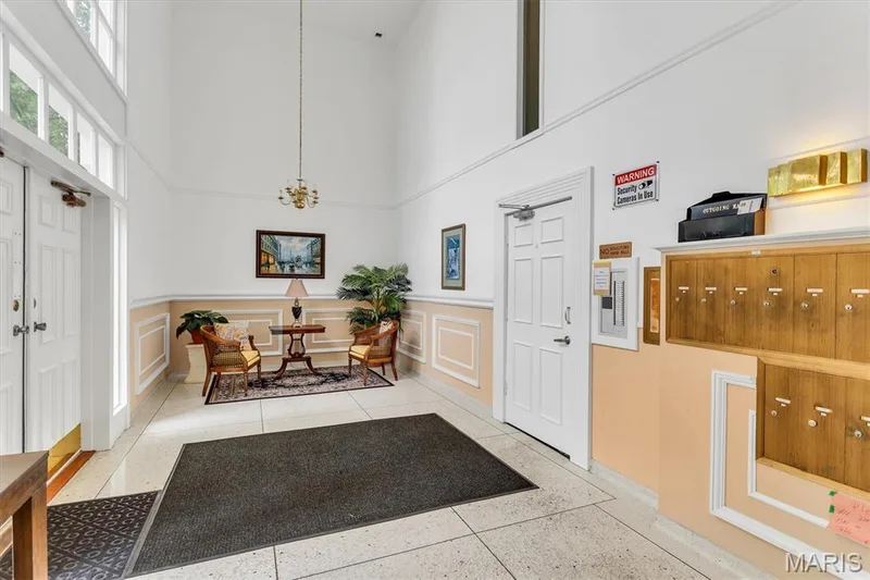 15046 Claymoor Court #2, Chesterfield, MO 63017 — listing photo 35 of 46