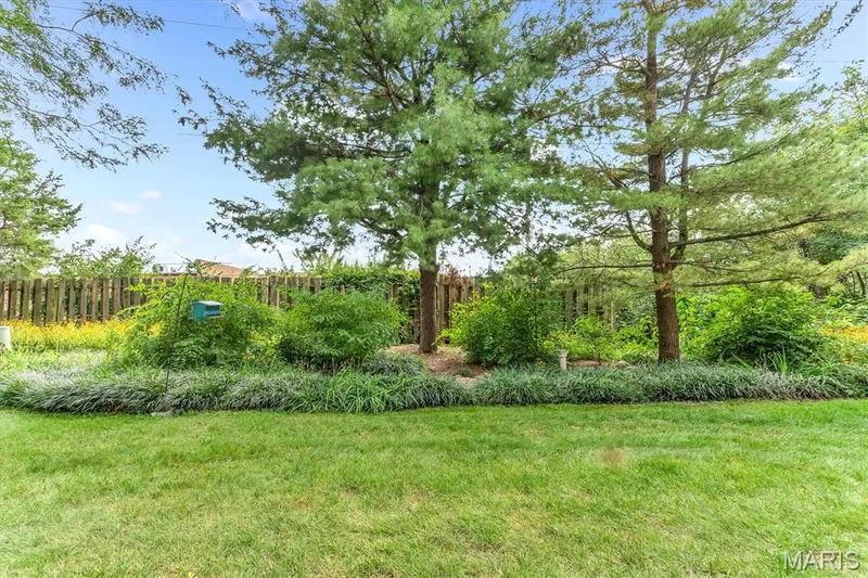 15046 Claymoor Court #2, Chesterfield, MO 63017 — listing photo 39 of 46