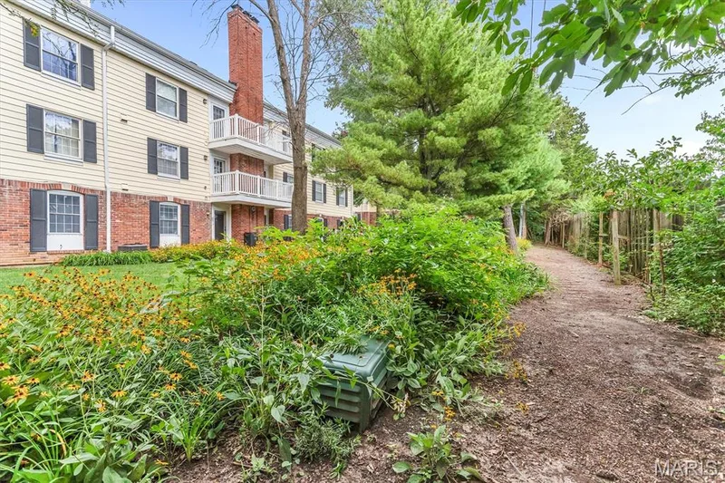 15046 Claymoor Court #2, Chesterfield, MO 63017 — listing photo 42 of 46