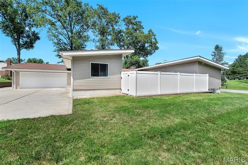 22 La Gorce Drive, Chesterfield, MO 63017 — listing photo 32 of 36