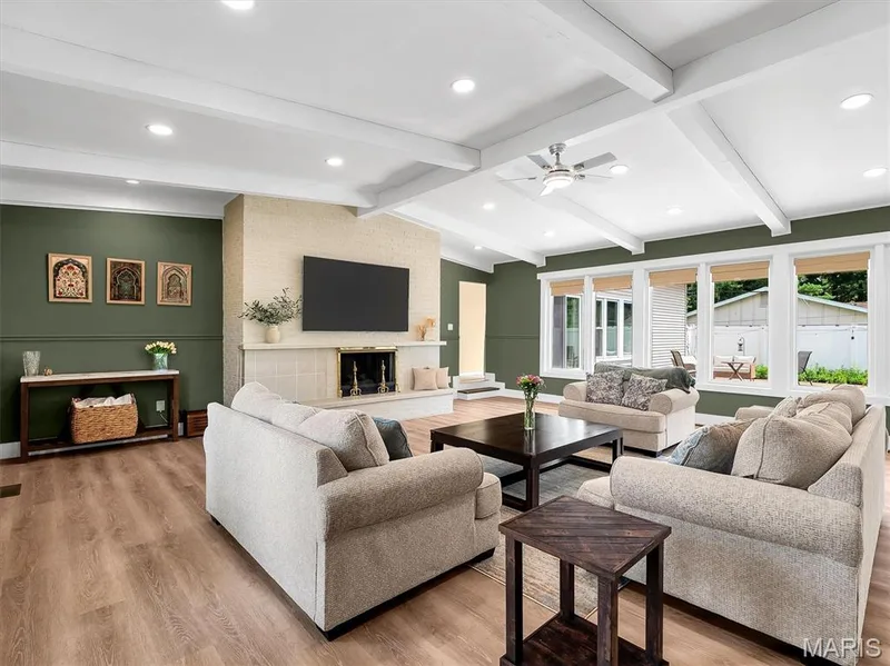 22 La Gorce Drive, Chesterfield, MO 63017 — listing photo 7 of 36