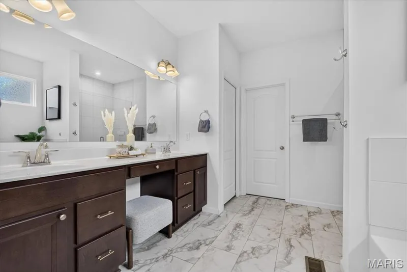 906 Memsie Park Court, O'Fallon, MO 63368 — listing photo 25 of 50