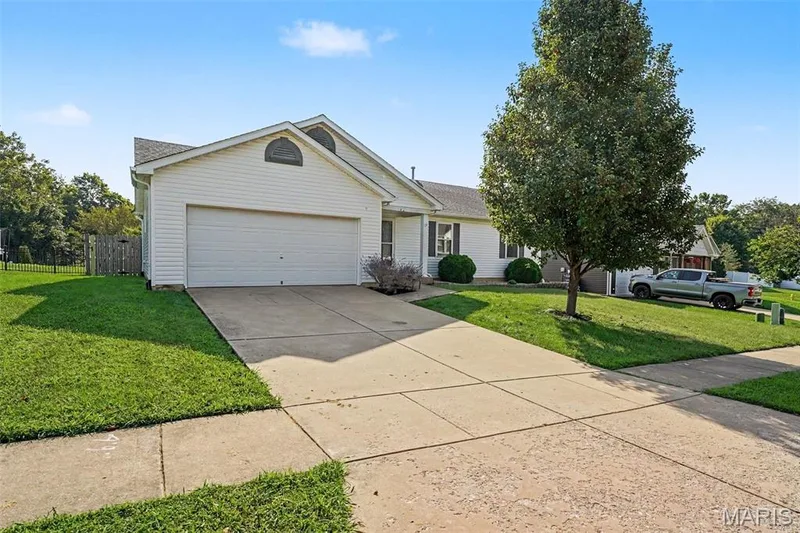 130 Stone Post Lane, Wentzville, MO 63385 — listing photo 3 of 29