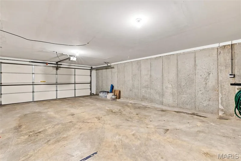 Large oversize 2-Car Garage — 40 Trailside Court #2, St Peters, MO 63303
