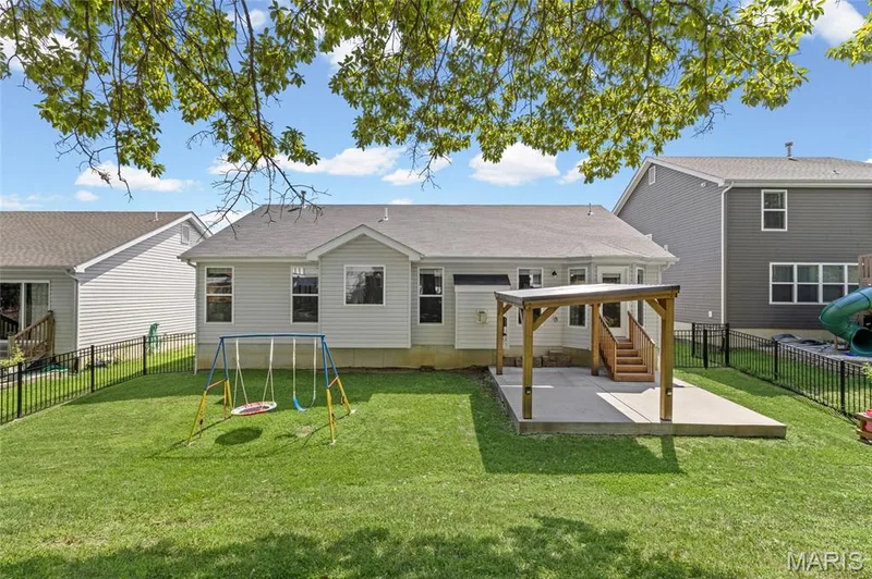 811 Crestwood Court, O'Fallon, MO 63366 — listing photo 5 of 27