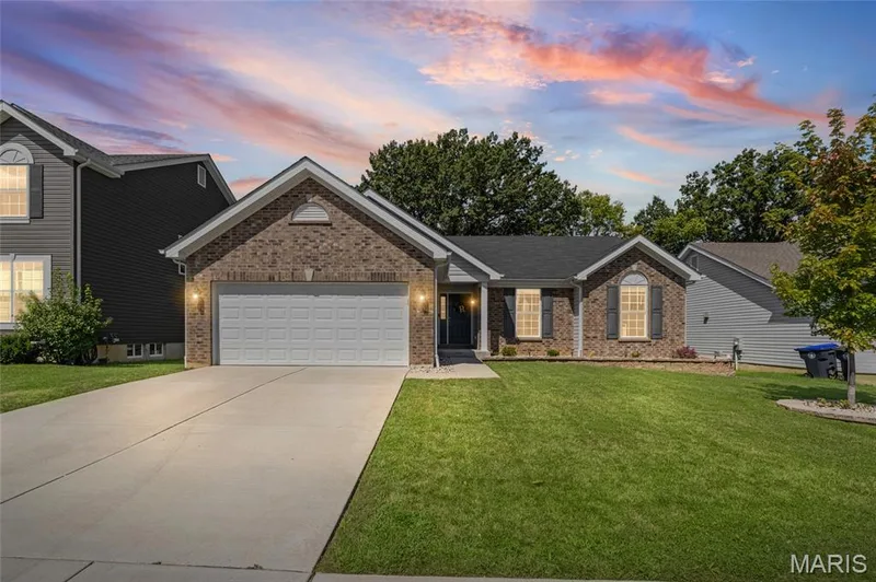 811 Crestwood Court, O'Fallon, MO 63366 — listing photo 6 of 27