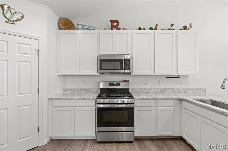 811 Crestwood Court, O'Fallon, MO 63366 — listing photo 11 of 27