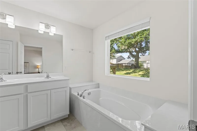 811 Crestwood Court, O'Fallon, MO 63366 — listing photo 16 of 27