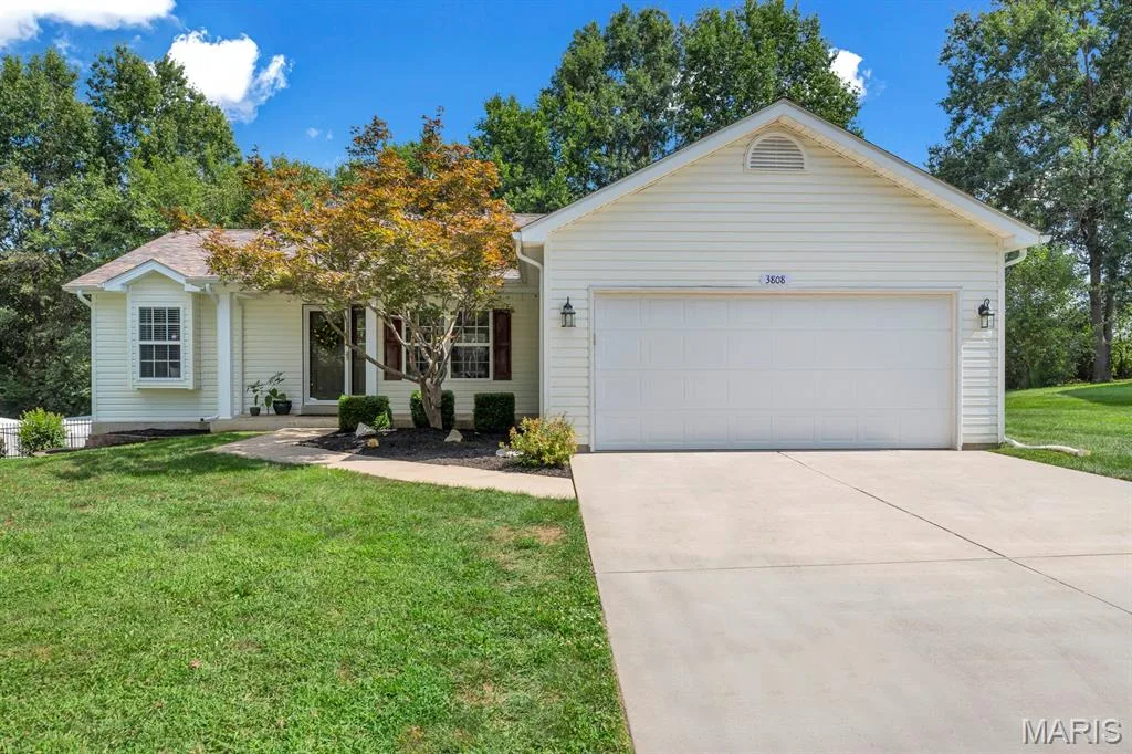 3808 Bedford Pointe Drive, Wentzville, MO 63385 — listing photo 1 of 39