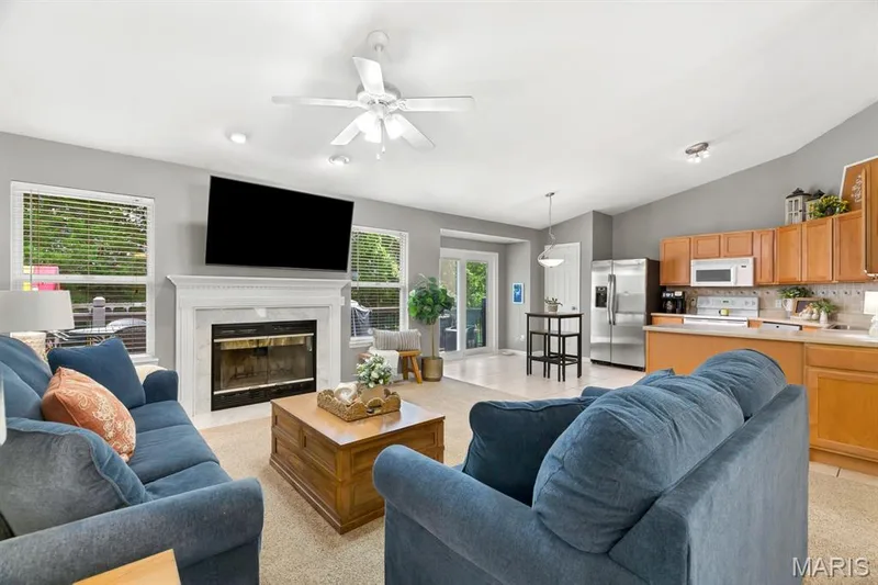 3808 Bedford Pointe Drive, Wentzville, MO 63385 — listing photo 2 of 39