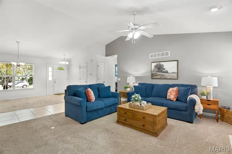 3808 Bedford Pointe Drive, Wentzville, MO 63385 — listing photo 4 of 39