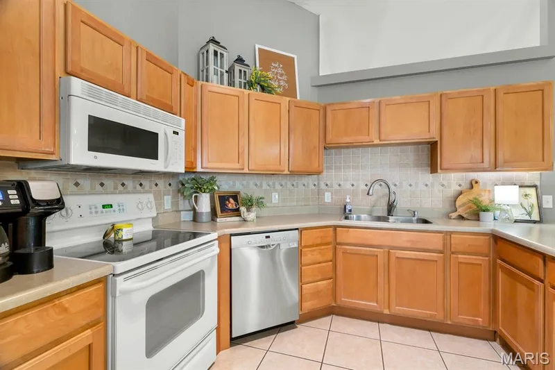 3808 Bedford Pointe Drive, Wentzville, MO 63385 — listing photo 6 of 39