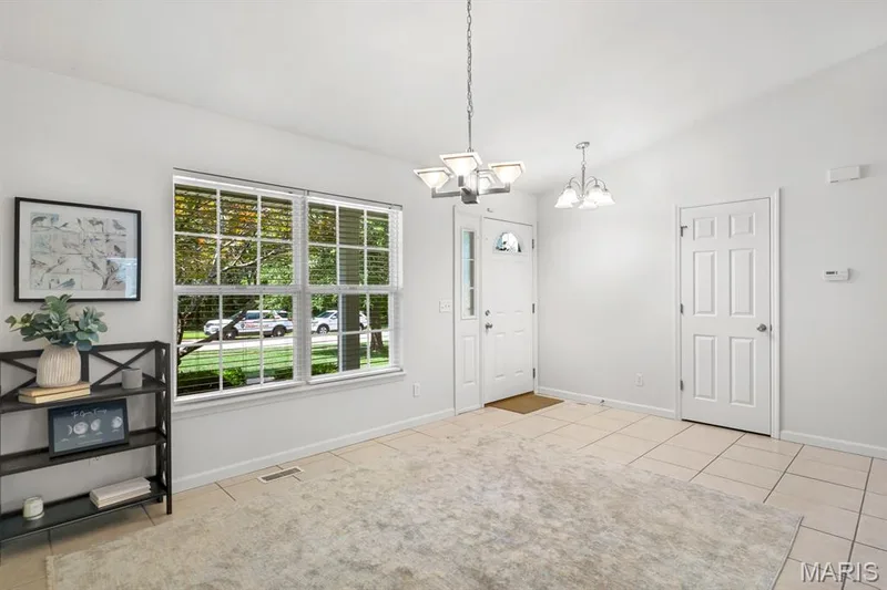 3808 Bedford Pointe Drive, Wentzville, MO 63385 — listing photo 9 of 39
