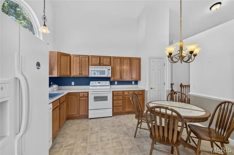 115 Long And Winding Road, St Peters, MO 63376 — listing photo 14 of 29