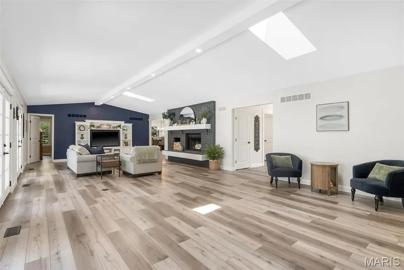 11 Rue Grand Drive, Lake St. Louis, MO 63367 — listing photo 19 of 30